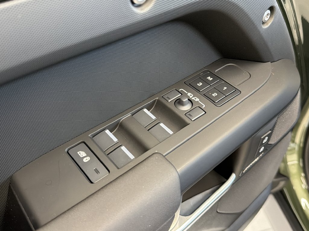 New 2026 Land Rover Defender 110 S AWD/4WD image 20