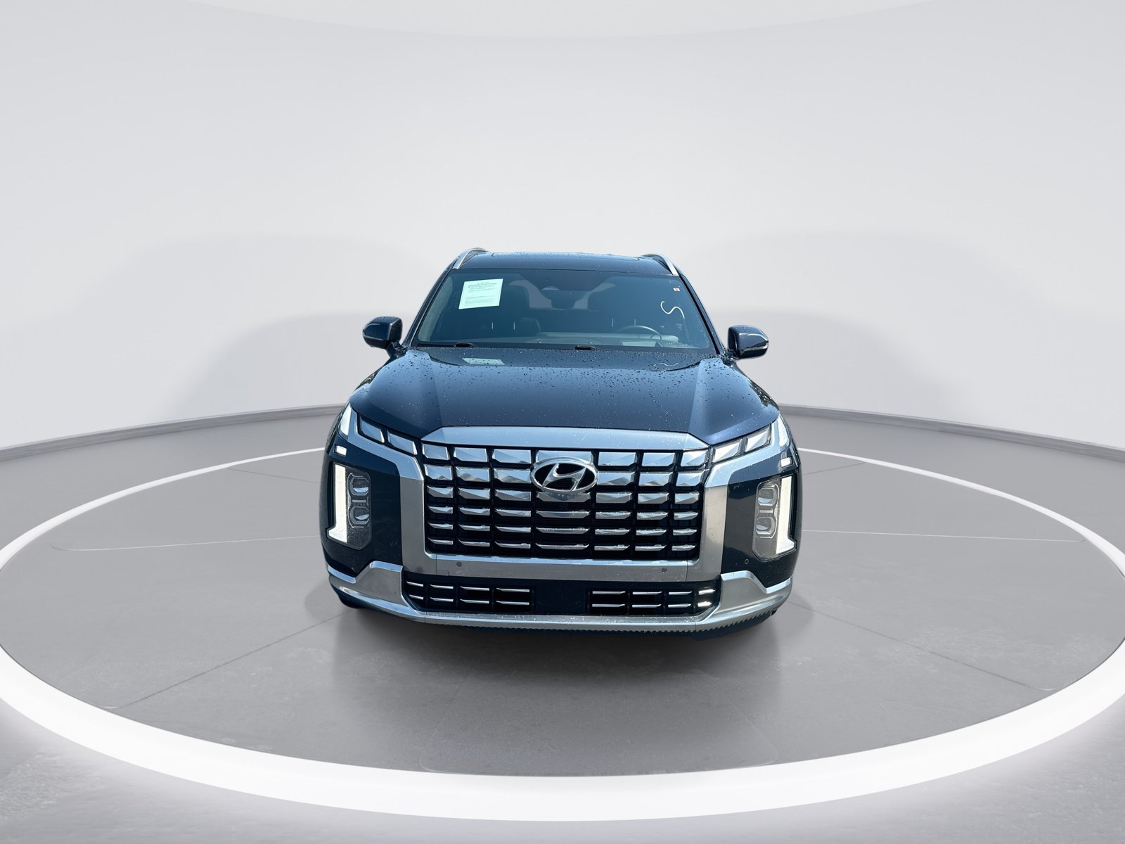 Used 2024 Hyundai Palisade Calligraphy FWD image 3
