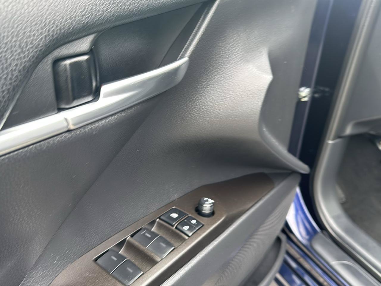 Used 2022 Toyota Camry SE FWD image 17