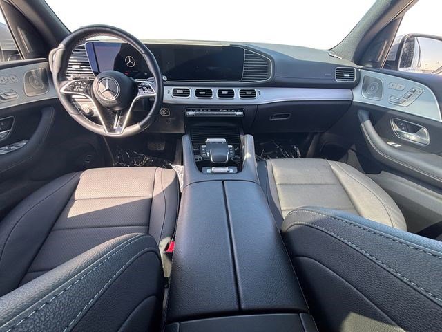 Used 2025 Mercedes-Benz GLS 450 4MATIC image 13