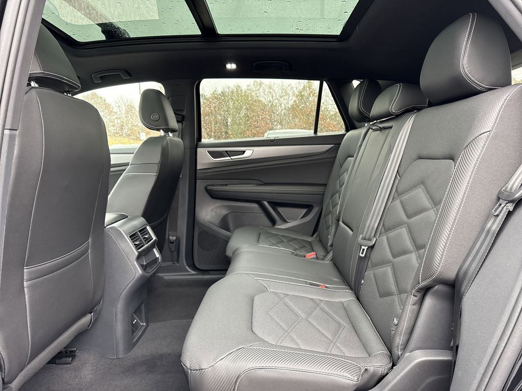 New 2026 Volkswagen Atlas Cross Sport SE image 14