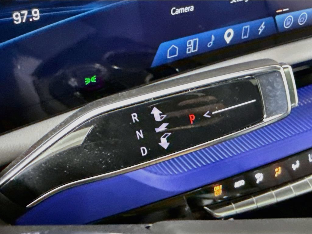Certified 2025 Cadillac Optiq Sport 1 AWD/4WD image 17