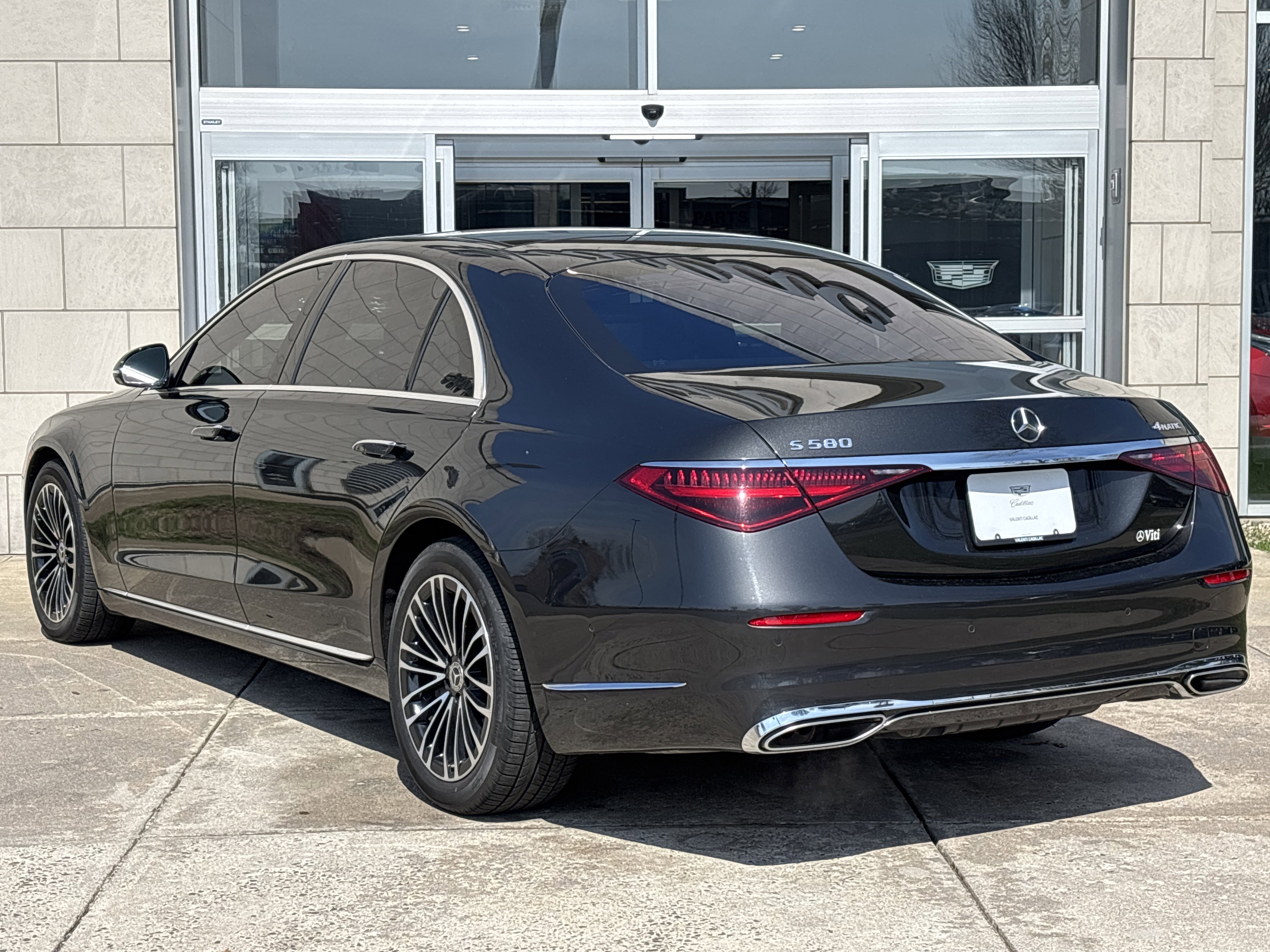 Used 2022 Mercedes-Benz S 580 4MATIC Sedan w/ Rear Seat Package image 13