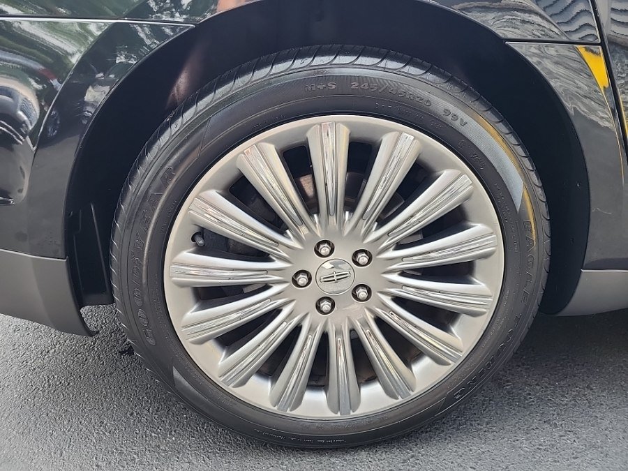 Used 2014 Lincoln MKS w/ Equipment Group 101A FWD image 13