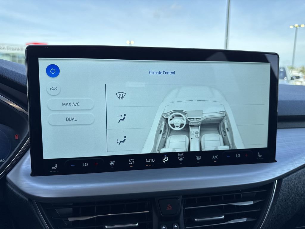 Used 2025 Ford Escape Platinum AWD/4WD image 19