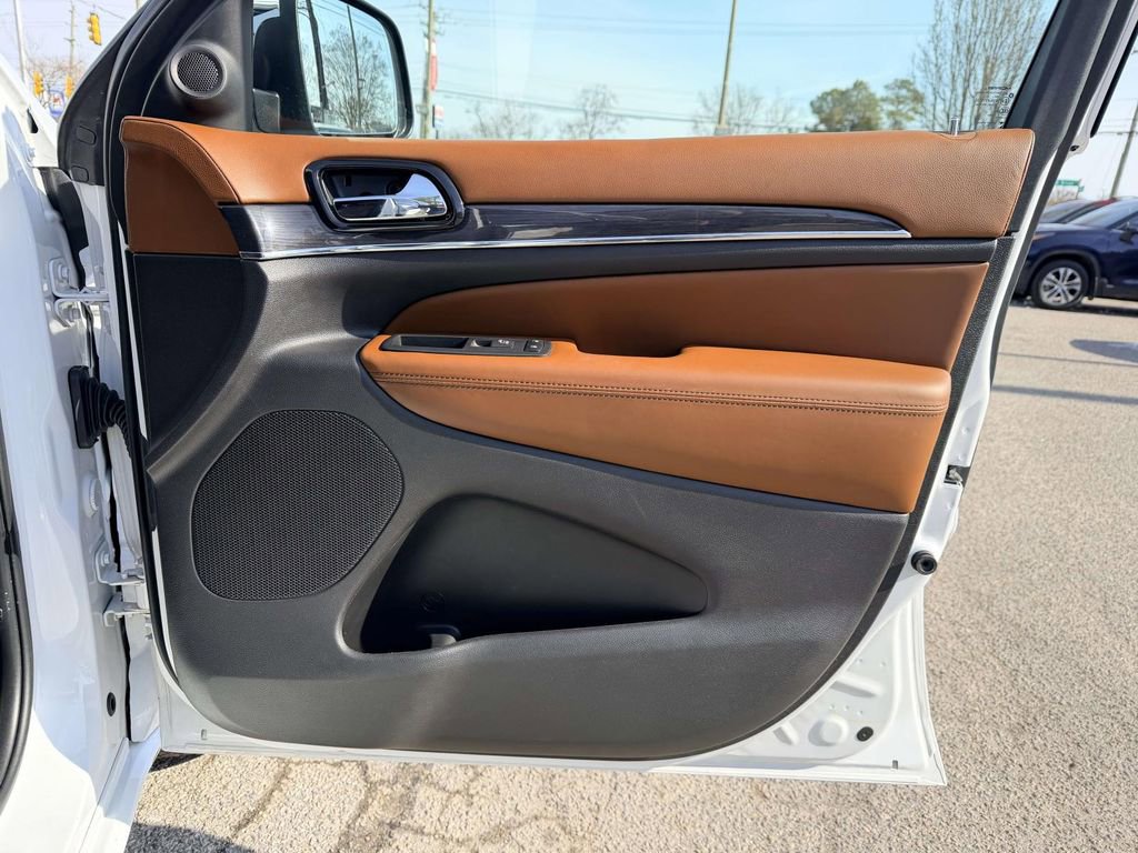 Used 2021 Jeep Grand Cherokee Overland image 11