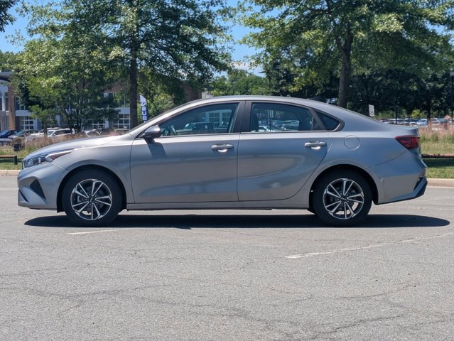 Used 2024 Kia Forte LXS w/ LXS Technology Package FWD image 8