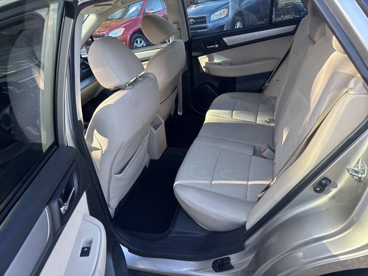 Used 2017 Subaru Outback 2.5i Premium AWD/4WD image 14