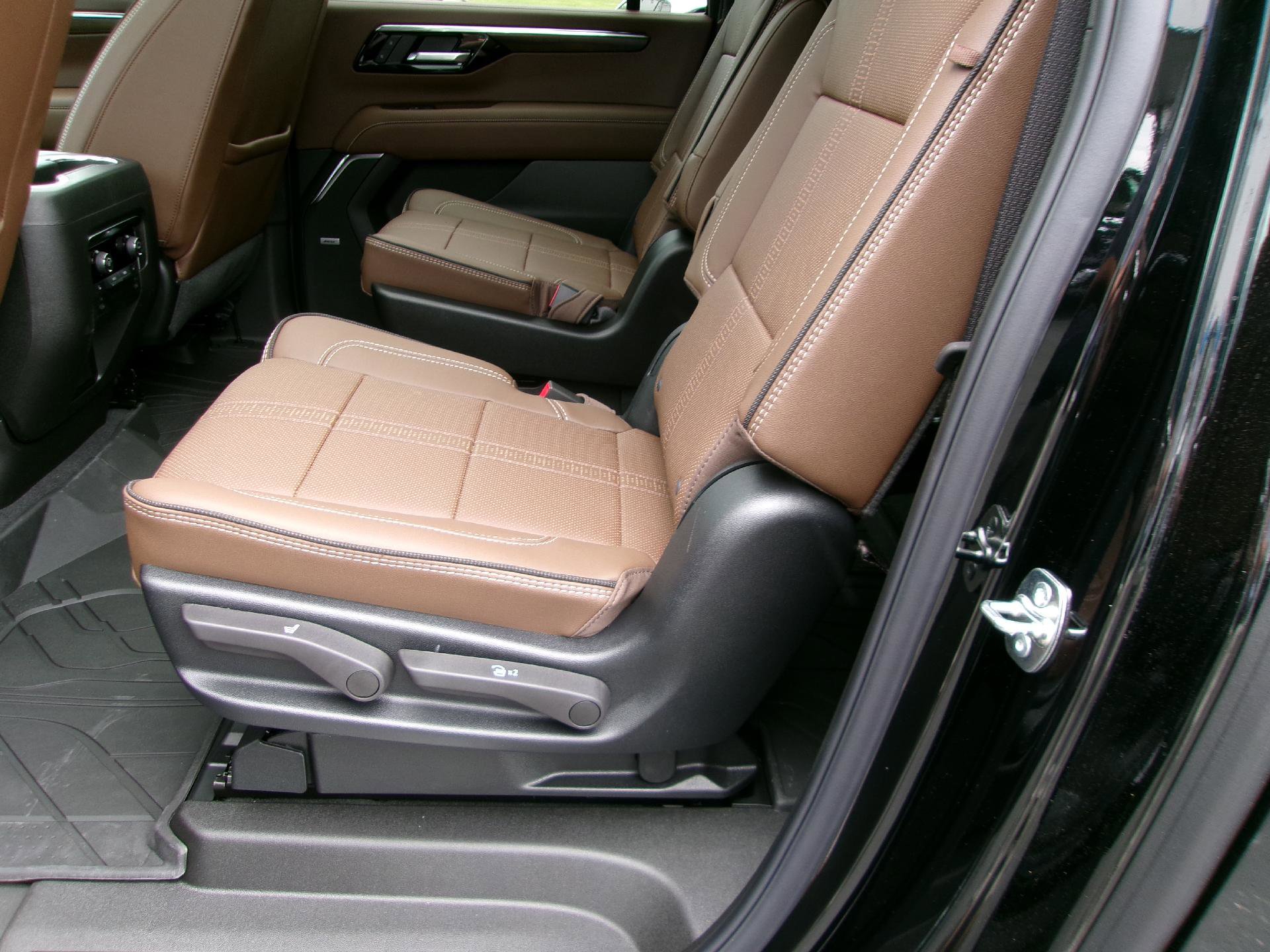 New 2026 Chevrolet Suburban High Country w/ Sun And Tow Package image 13