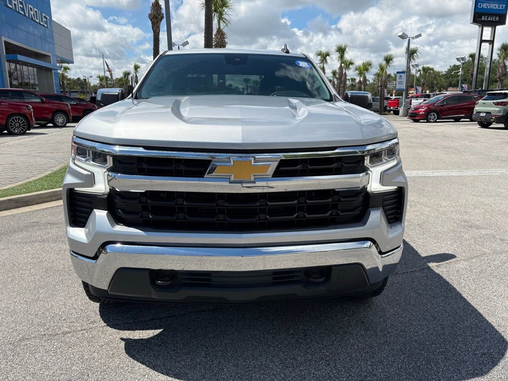 Used 2022 Chevrolet Silverado 1500 LT AWD/4WD image 2