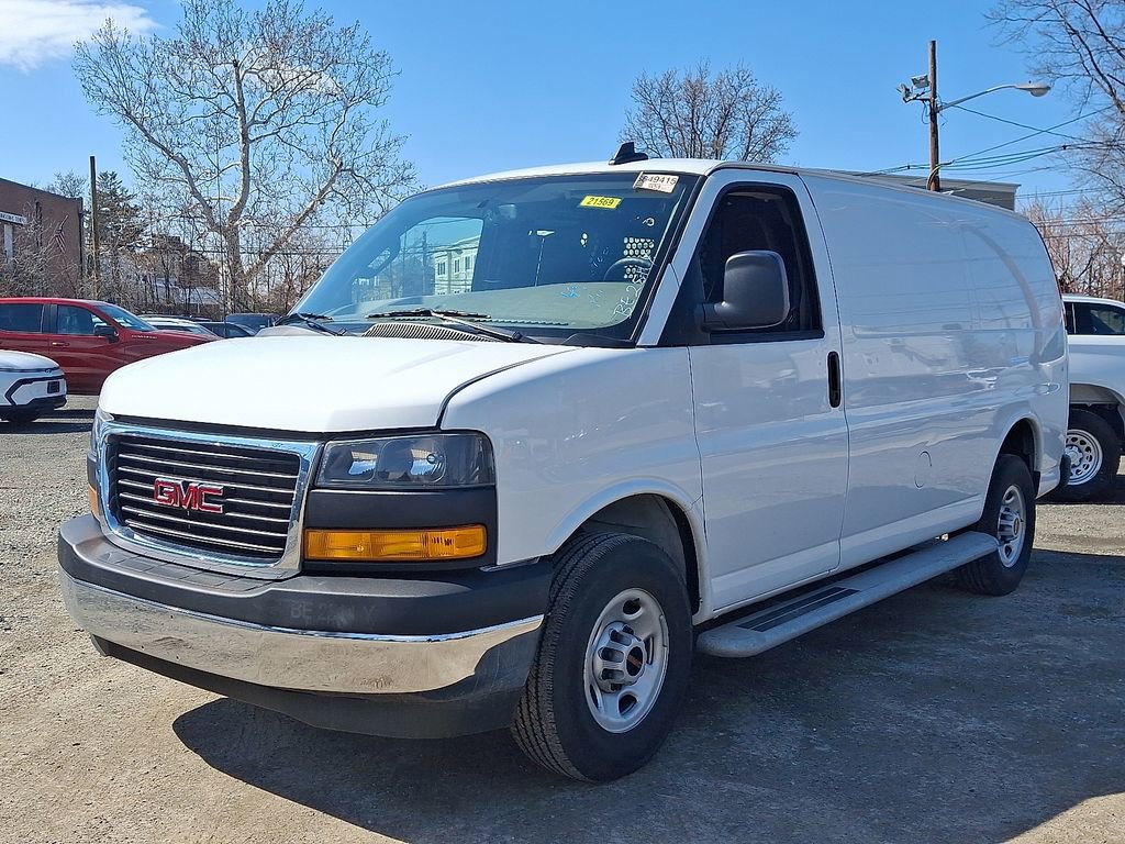 Used 2024 GMC Savana 2500 w/ Driver Convenience Package image 3