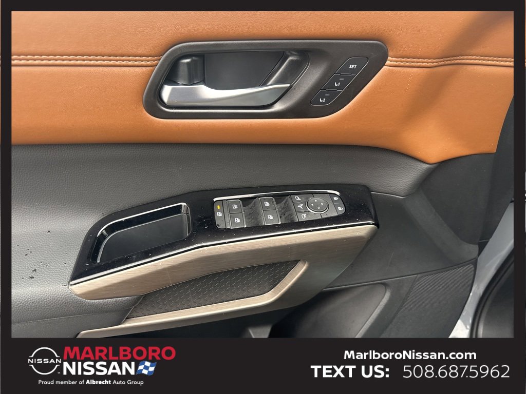 Certified 2025 Nissan Pathfinder Platinum w/ Cargo Package image 31