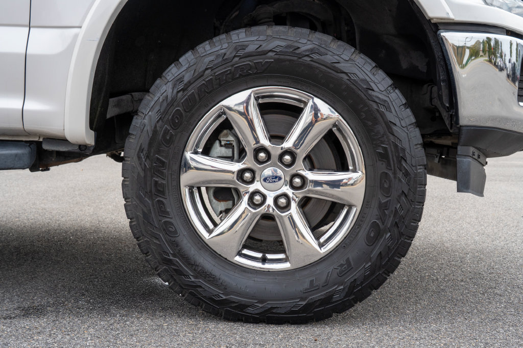 Used 2019 Ford F150 Lariat w/ Equipment Group 502A Luxury RWD image 30