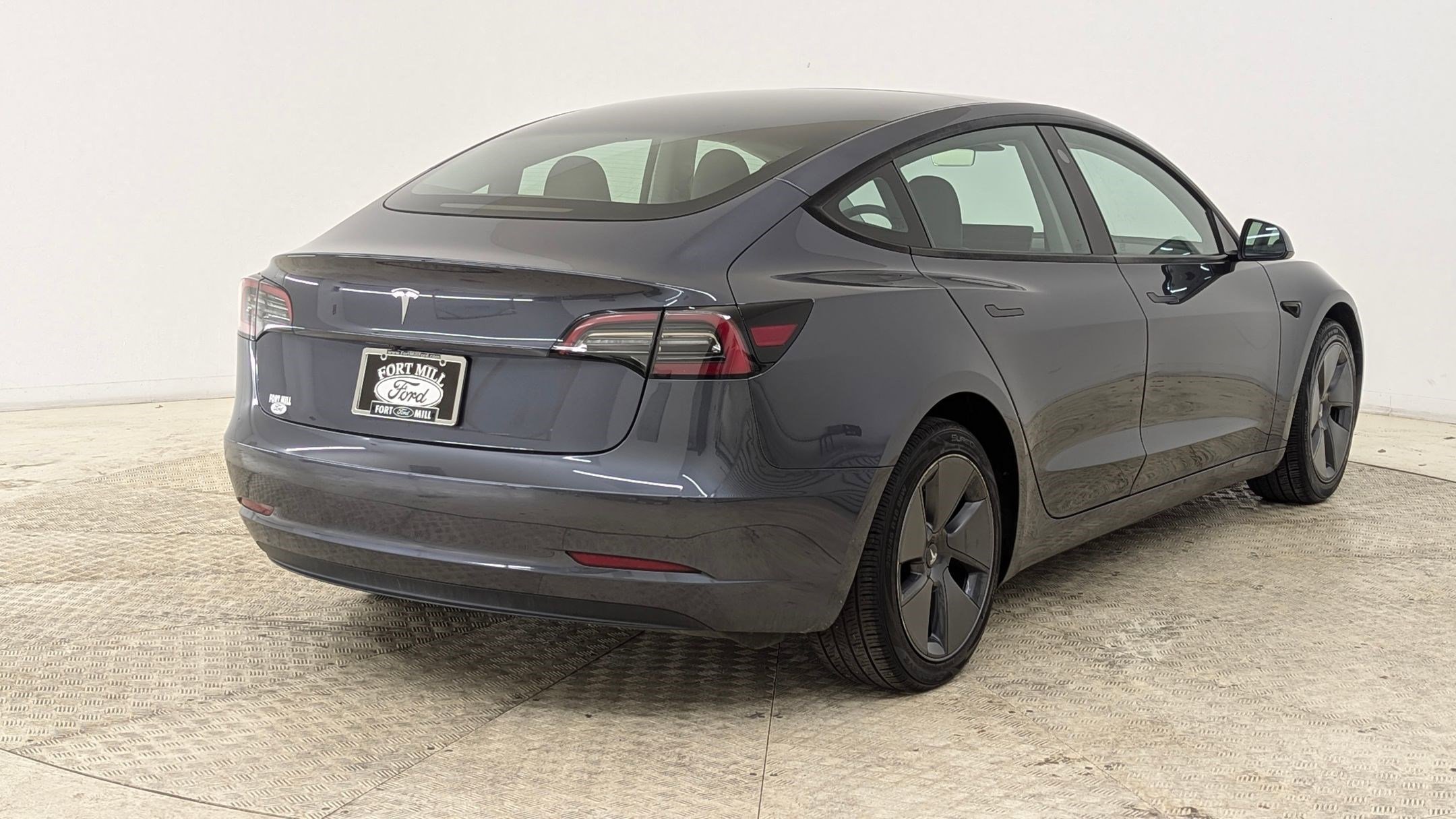 Used 2023 Tesla Model 3 Standard Range image 8