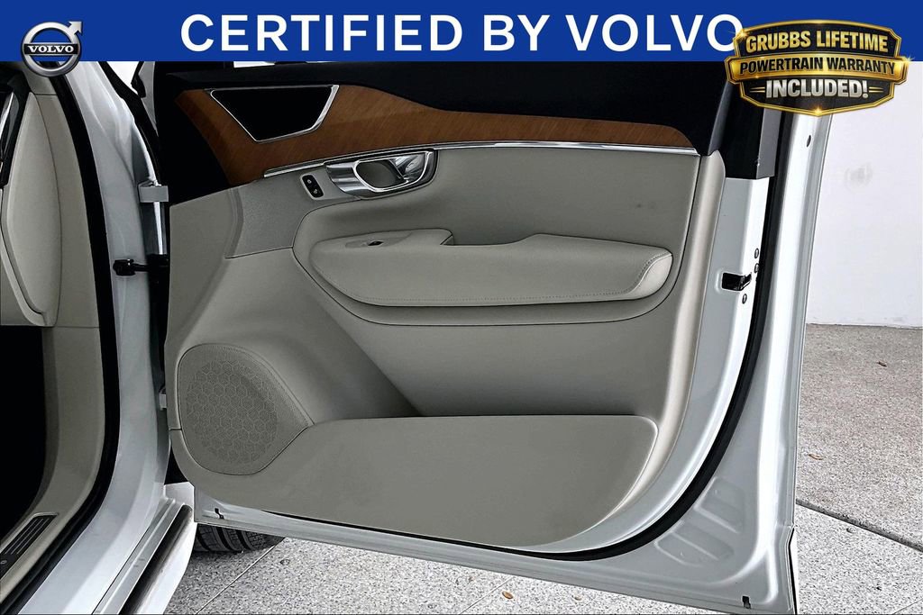 Used 2022 Volvo XC90 T6 Momentum w/ Climate Package AWD/4WD image 25