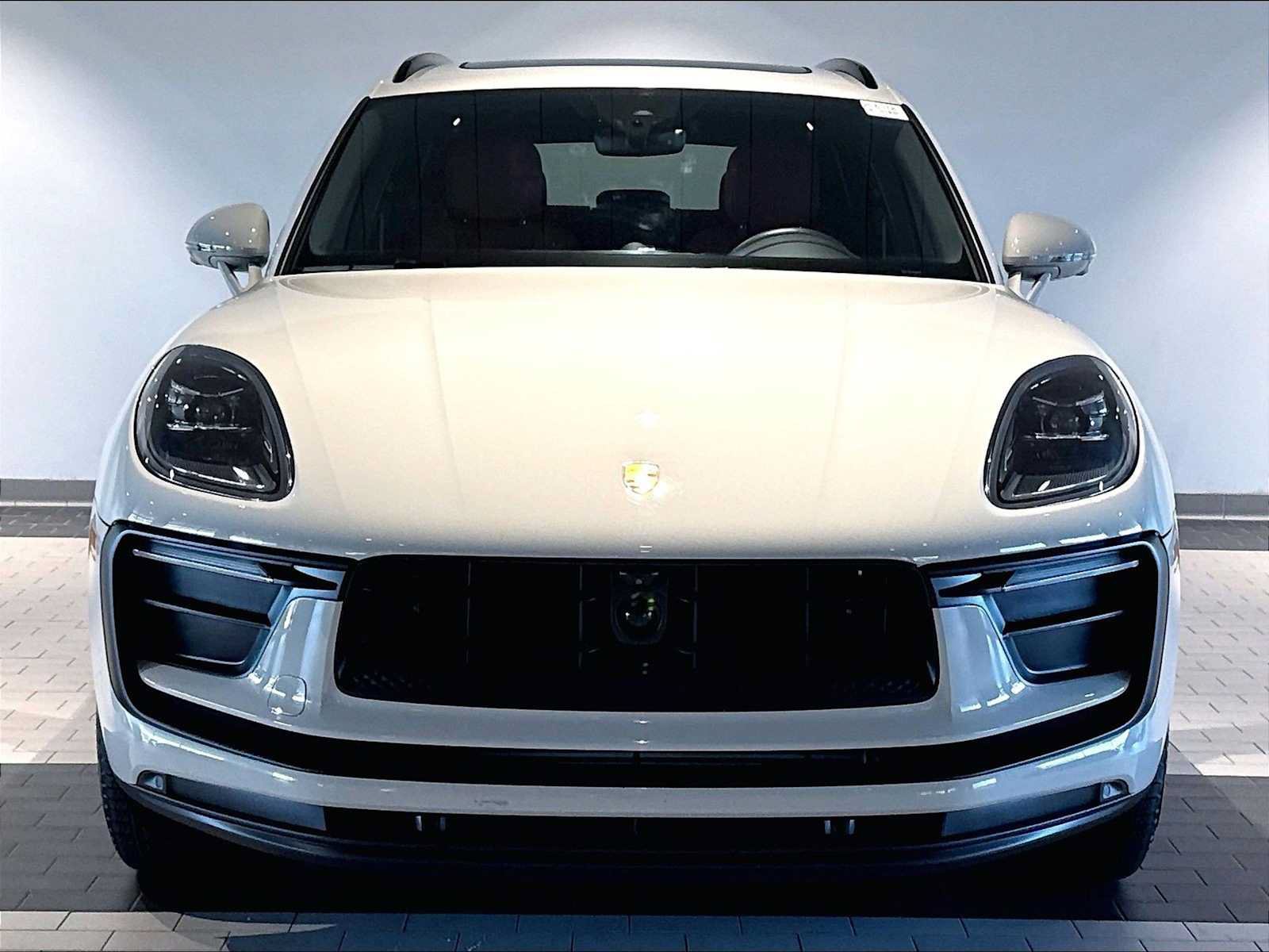 Used 2026 Porsche Macan AWD/4WD image 14