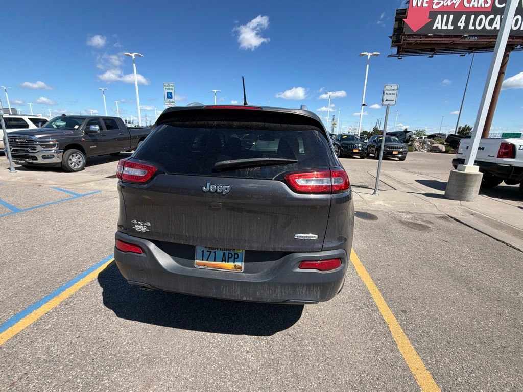Used 2015 Jeep Cherokee Latitude AWD/4WD image 4
