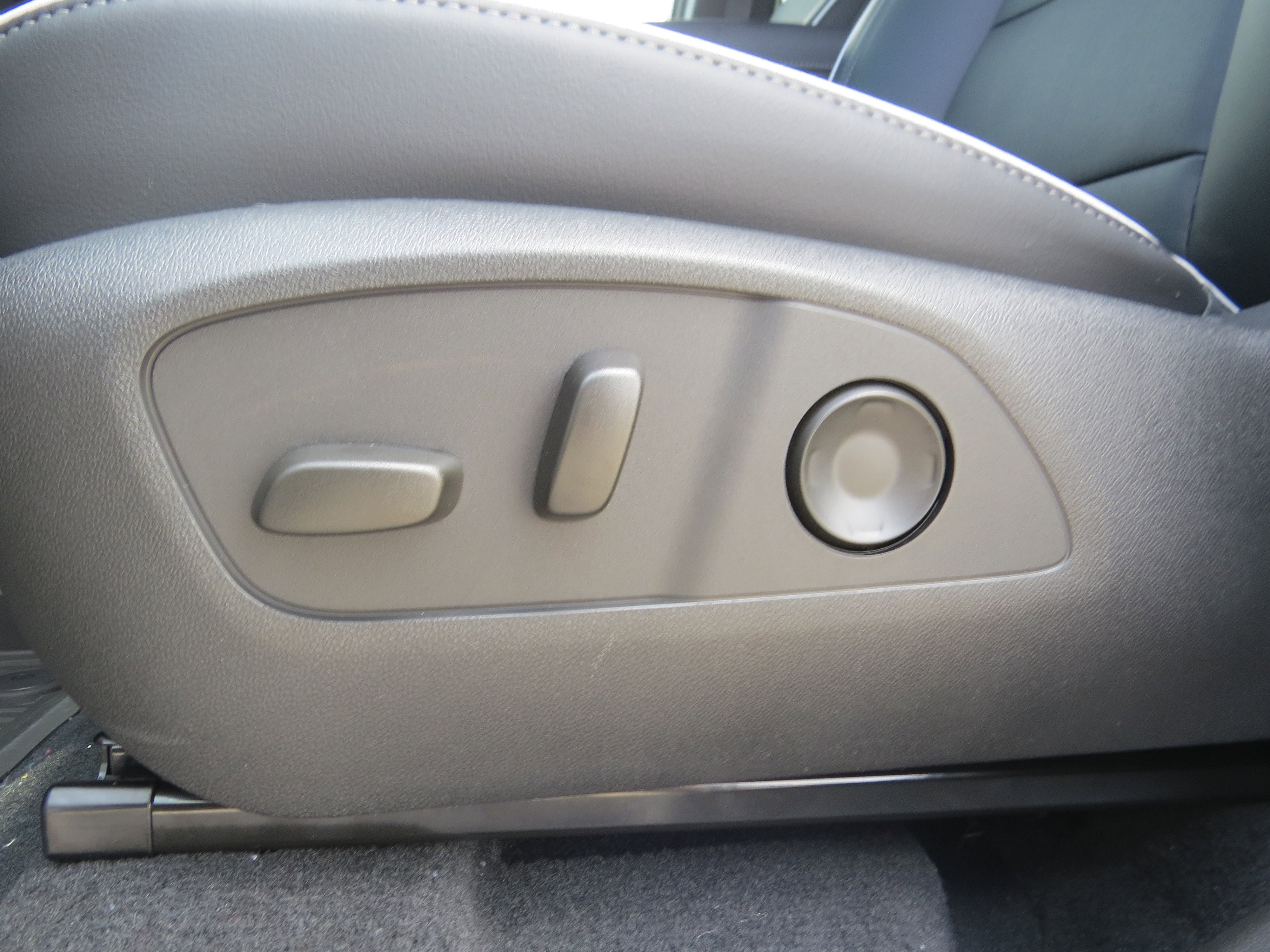 New 2025 Buick Enclave Preferred w/ Power Package image 21