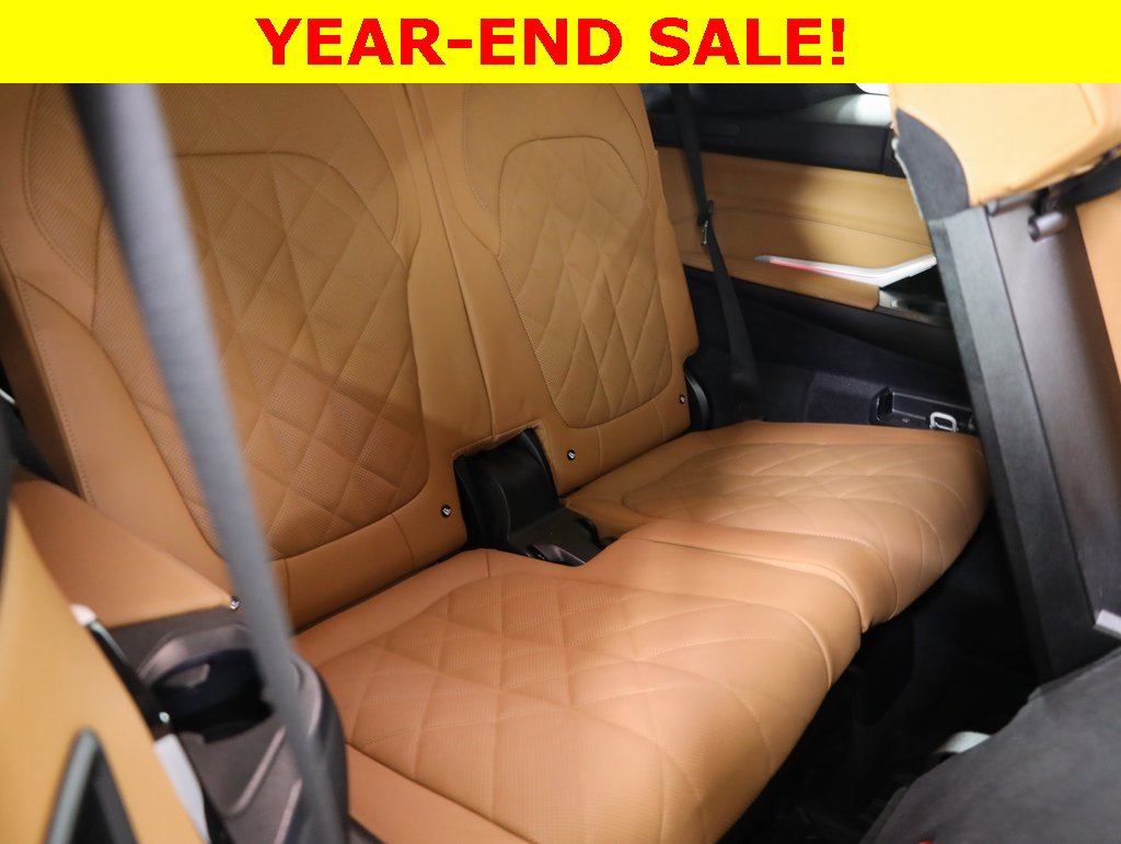 Used 2023 BMW X7 xDrive40i w/ Executive Package image 45