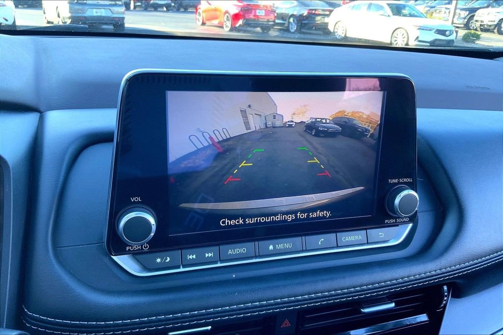 Used 2023 Nissan Rogue SV image 11