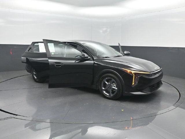 Used 2025 Kia K4 FWD image 37