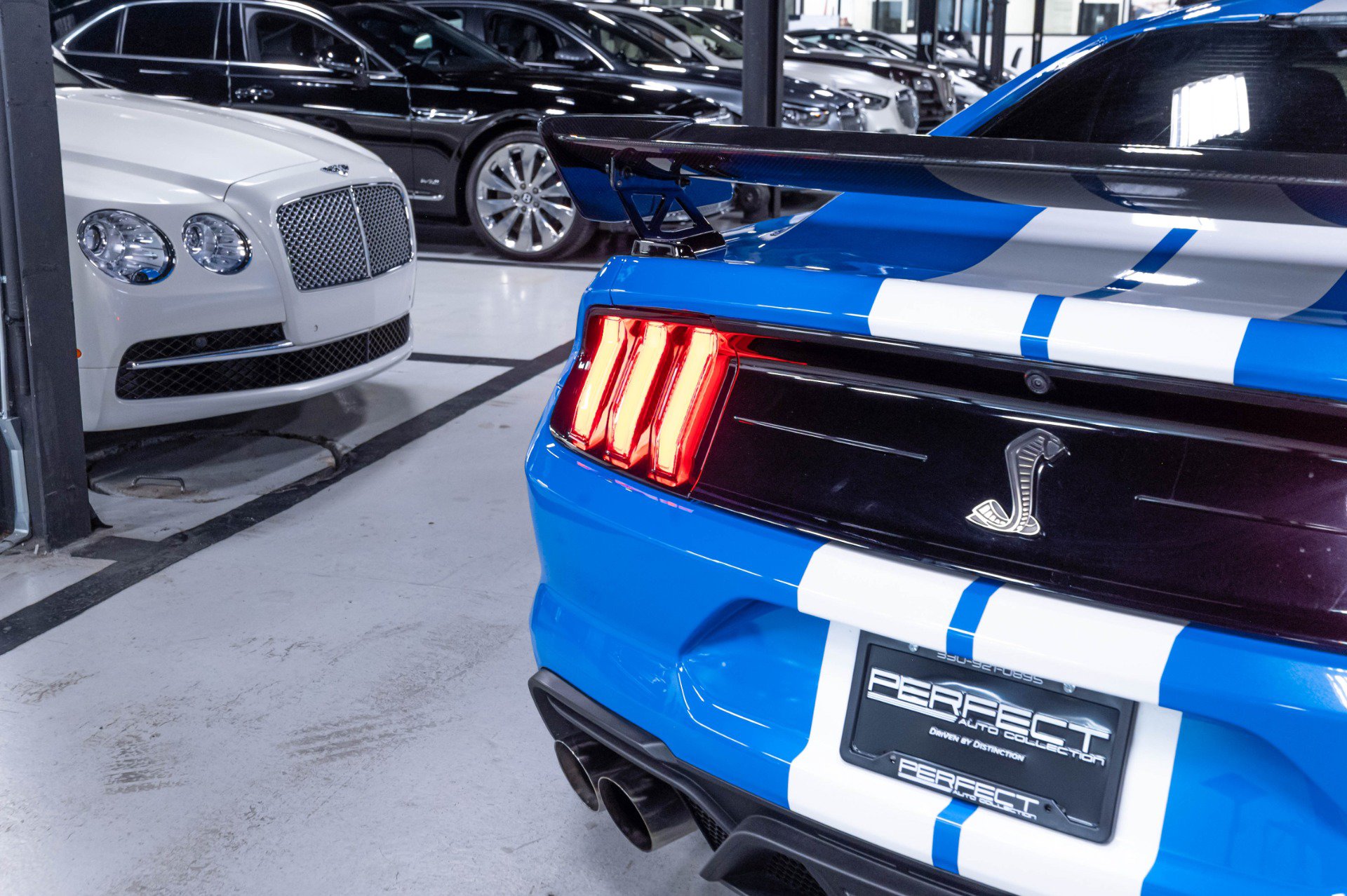 Used 2022 Ford Mustang Shelby GT500 w/ Carbon Fiber Track Pack RWD image 80