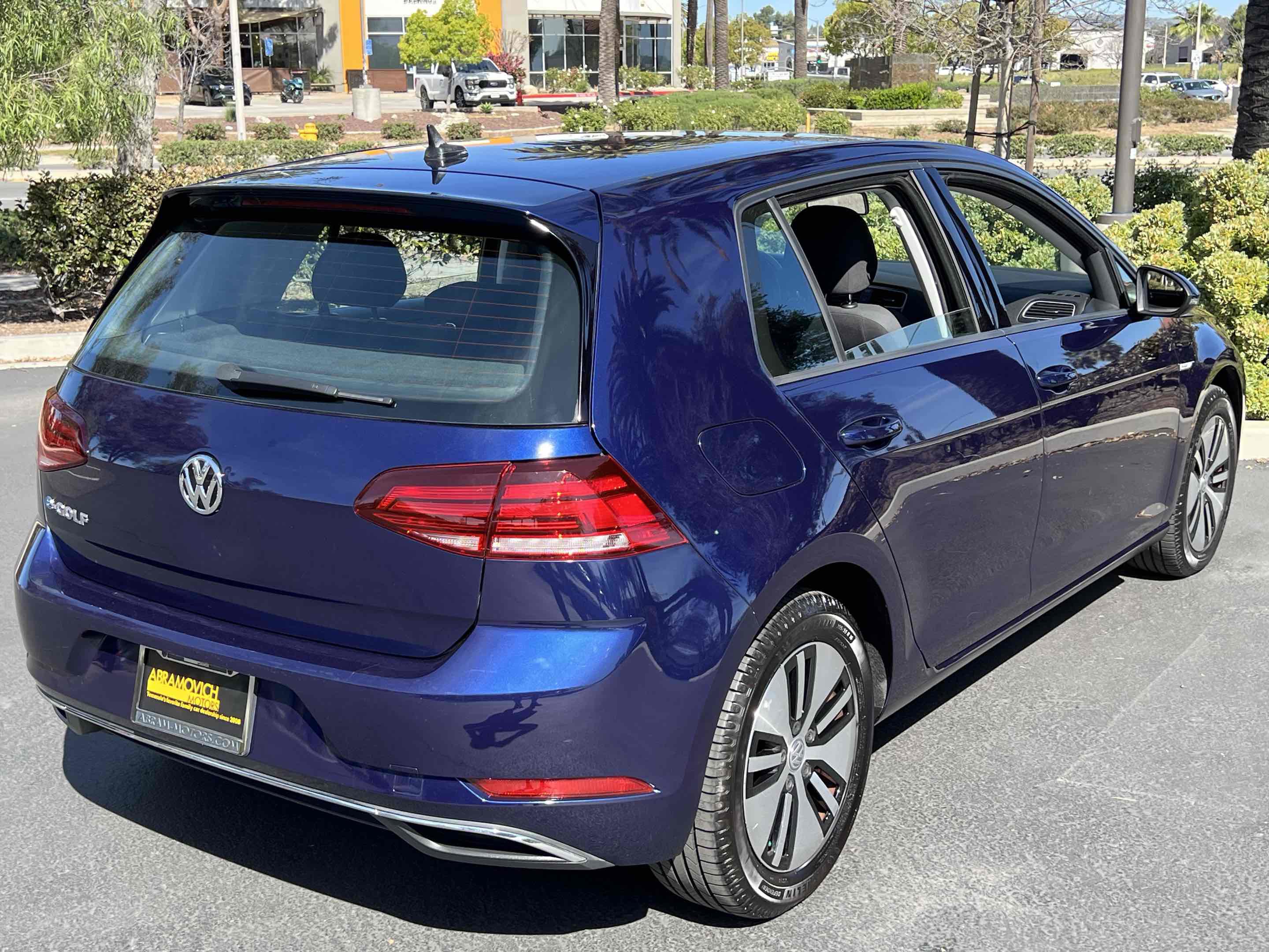 Used 2019 Volkswagen e-Golf SE w/ Driver Assistance Package image 13