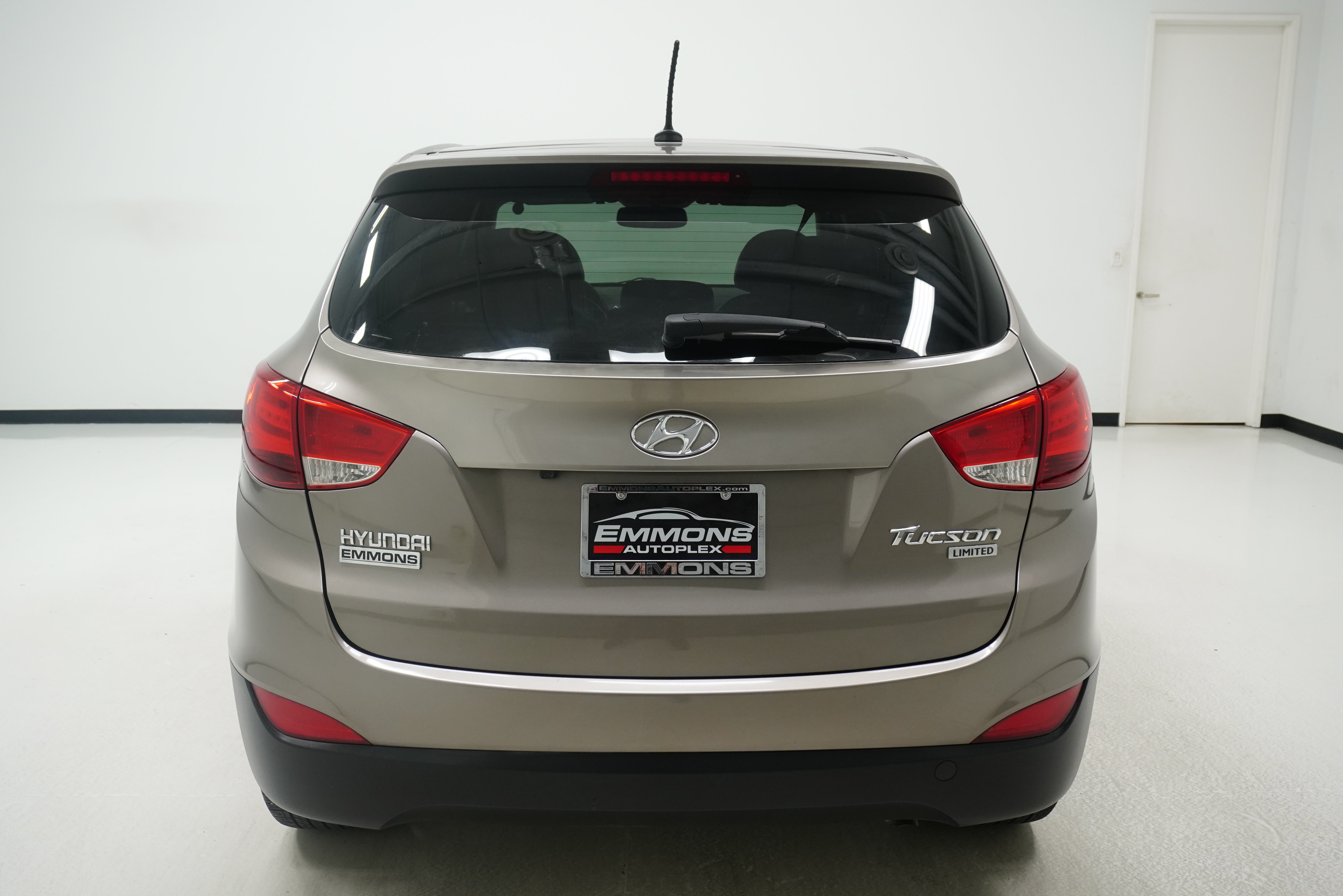 Used 2012 Hyundai Tucson Limited w/ Premium Pkg FWD image 5