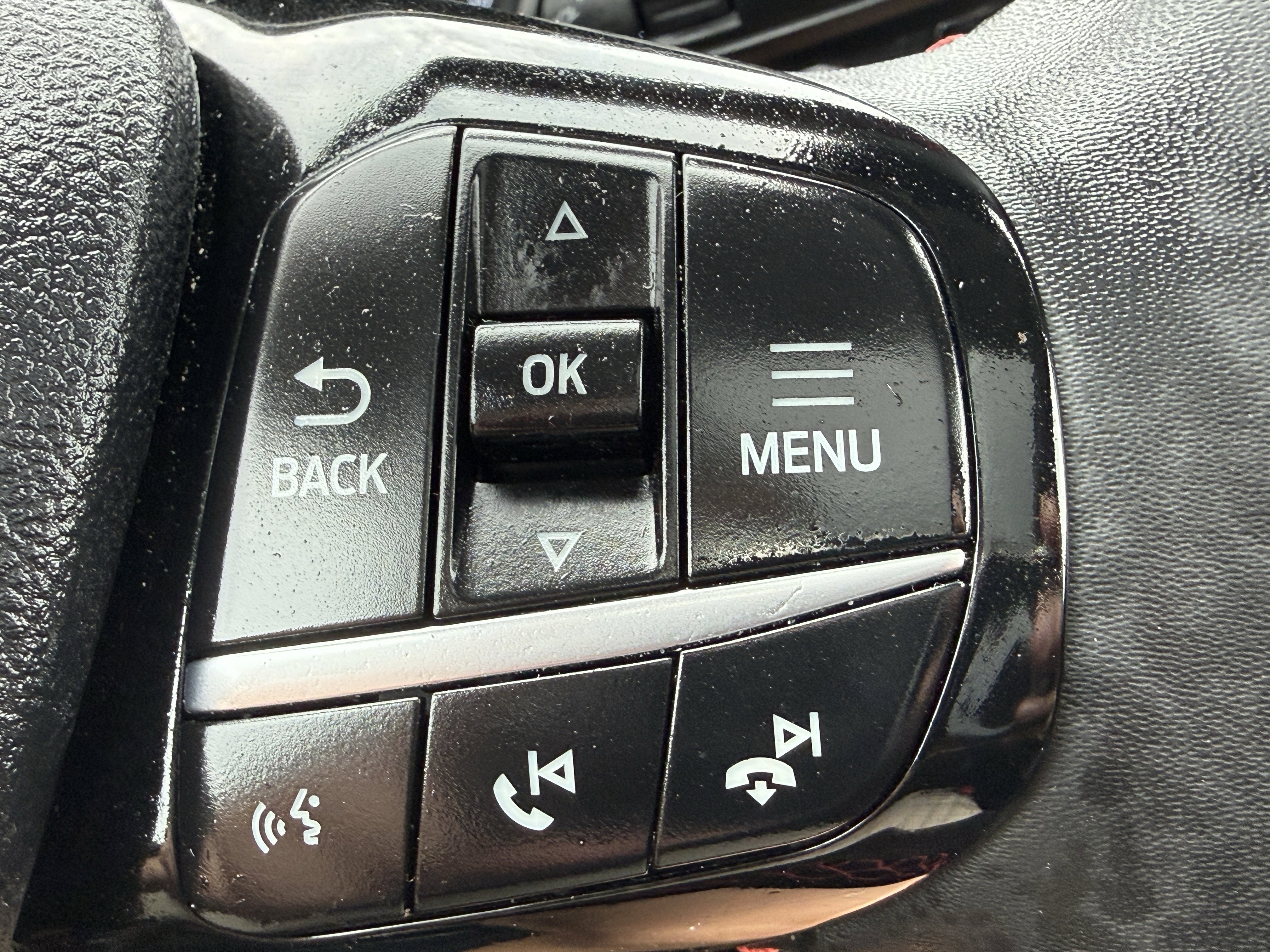 Used 2022 Ford Escape SEL w/ SEL Stealth AWD Package image 34