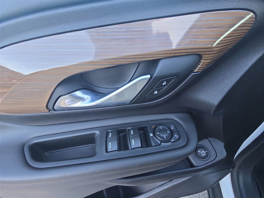 Used 2021 GMC Terrain SLE w/ Driver Convenience Package image 23