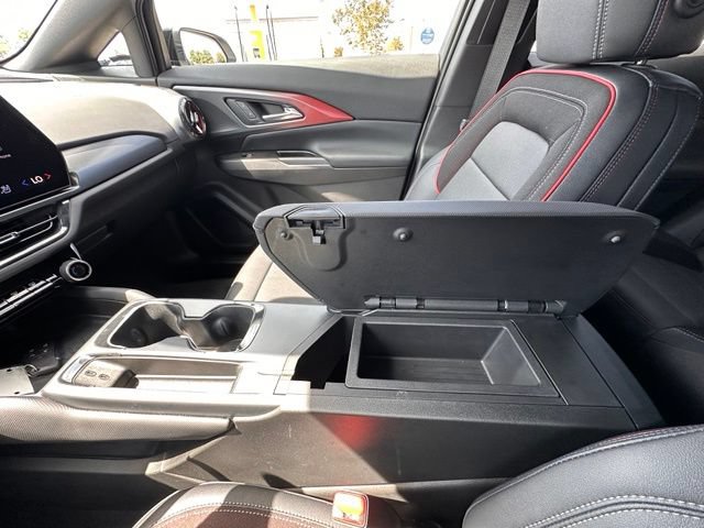 Used 2024 Chevrolet Equinox EV RS FWD image 25