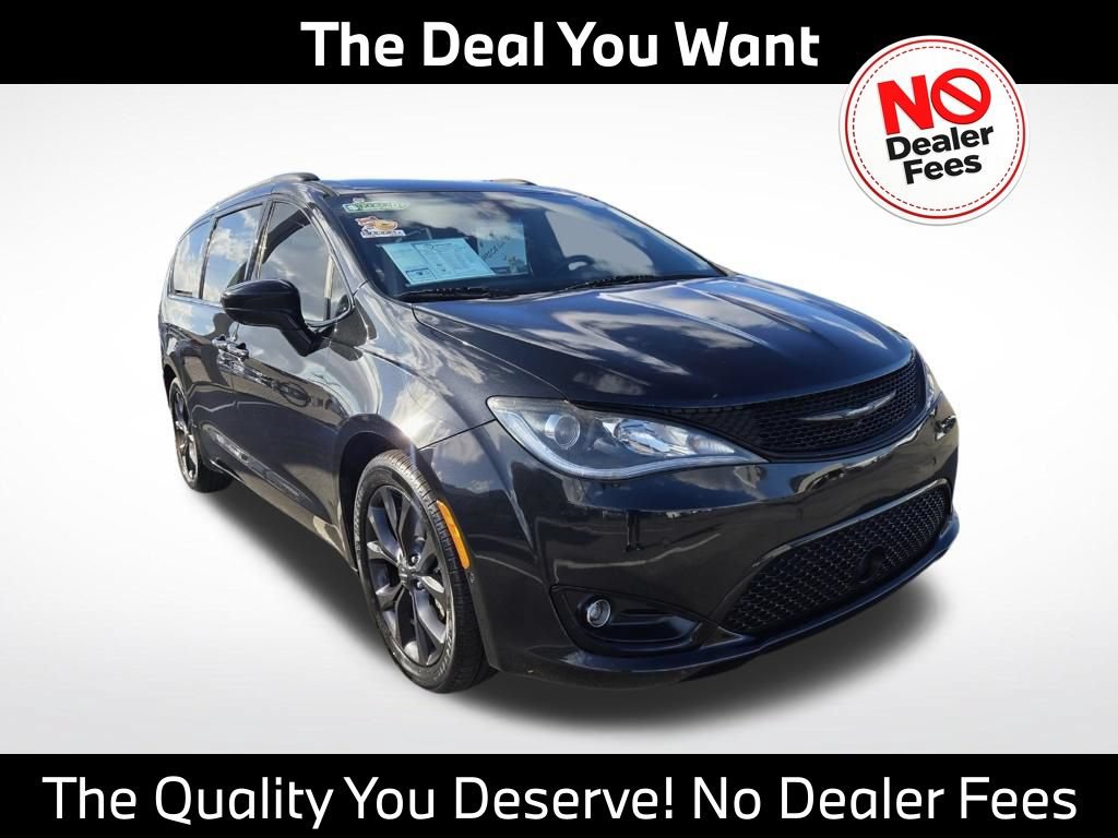 Used 2019 Chrysler Pacifica Touring-L Plus w/ Advanced Safetytec Group FWD image 1
