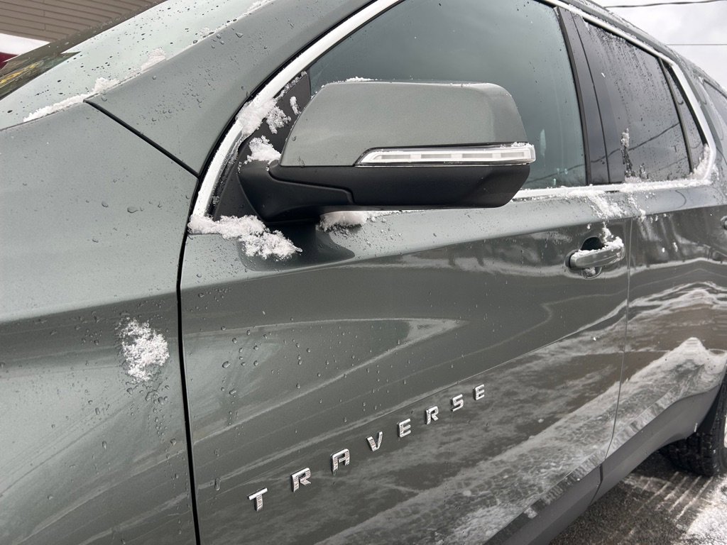 Used 2023 Chevrolet Traverse LT image 11