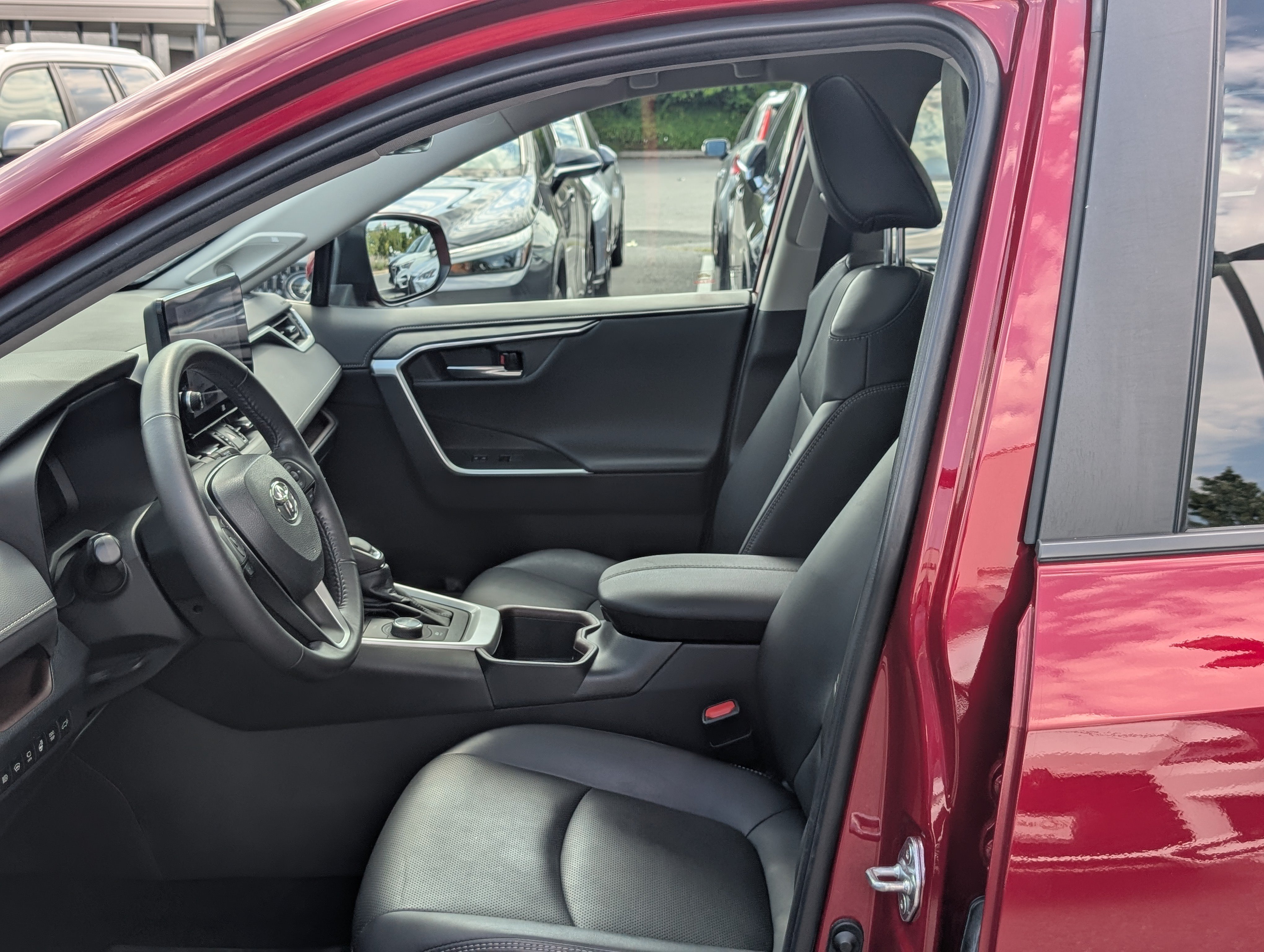 Used 2023 Toyota RAV4 Limited AWD/4WD image 17