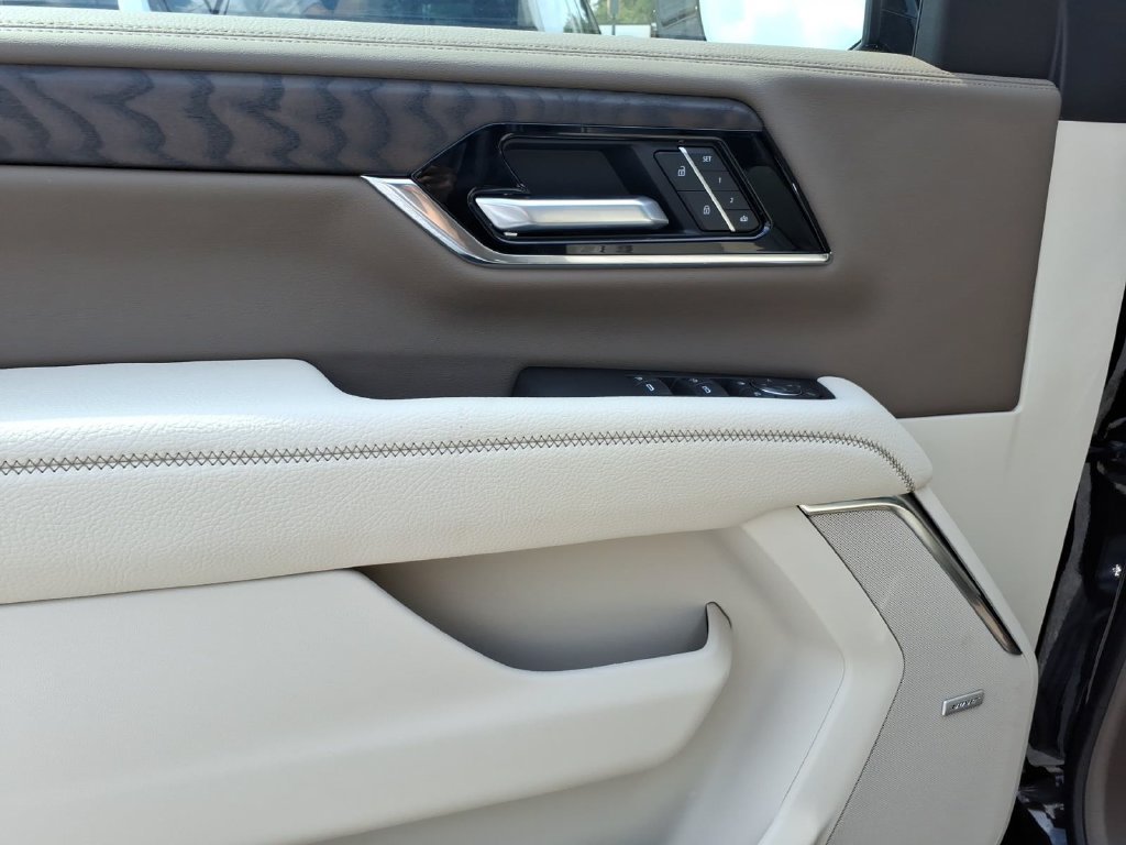 New 2026 GMC Yukon XL Denali w/ Advanced Technology Package AWD/4WD image 13