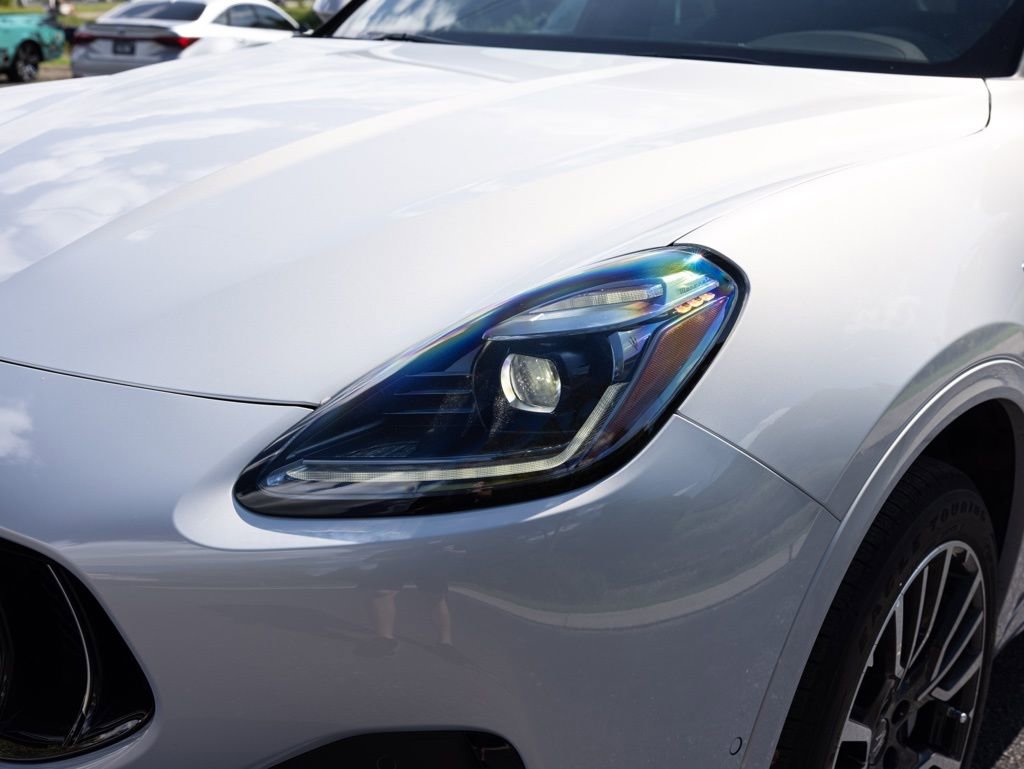 New 2025 Maserati Grecale GT image 14