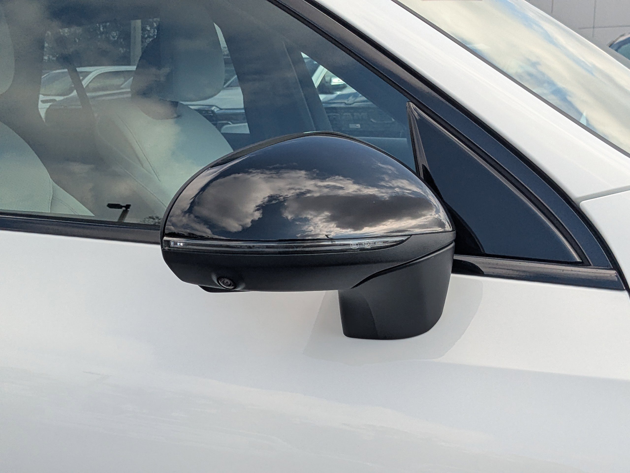 Used 2025 Mercedes-Benz GLC 350e GLC 350e 4MATIC image 11