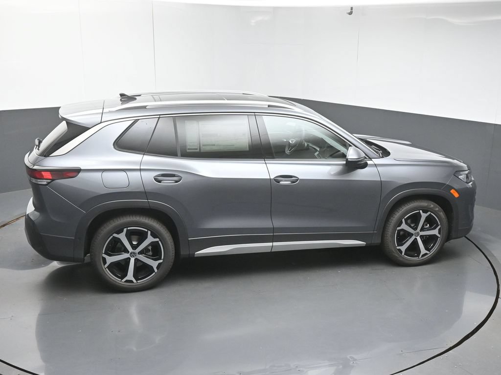 New 2026 Volkswagen Tiguan SE FWD image 48