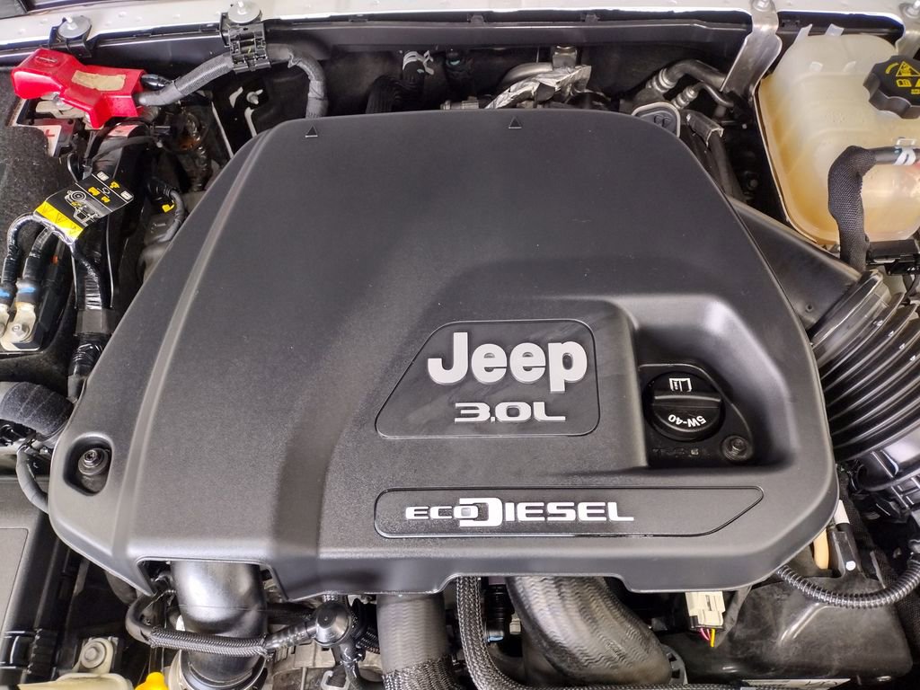 Used 2020 Jeep Wrangler Unlimited Sahara image 9