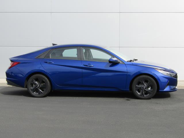 Used 2023 Hyundai Elantra SEL FWD image 3