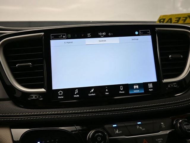 Used 2024 Chrysler Pacifica Limited FWD image 29