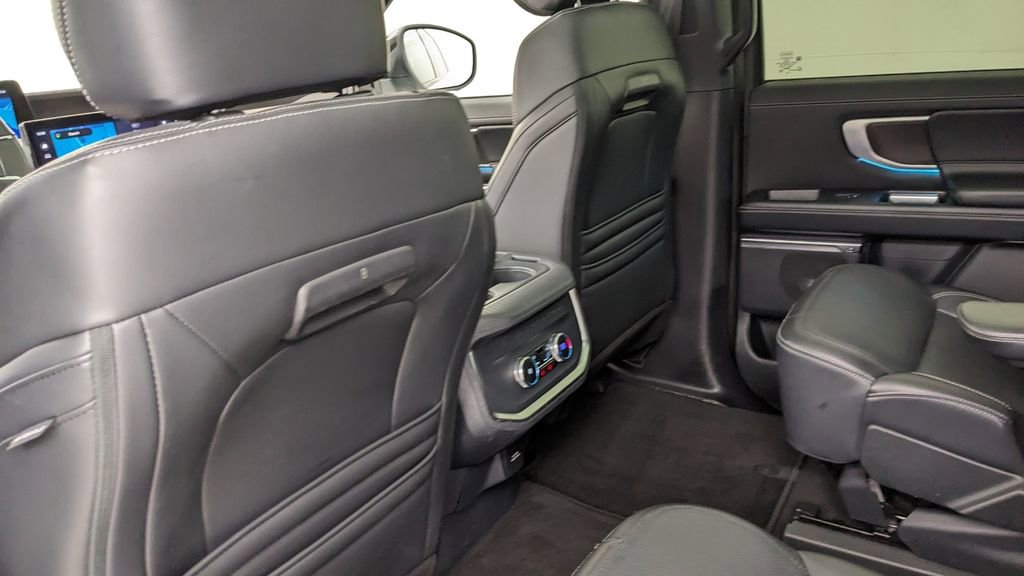 Certified 2025 Ford Expedition Max Platinum w/ Stealth Appearance Package AWD/4WD image 35