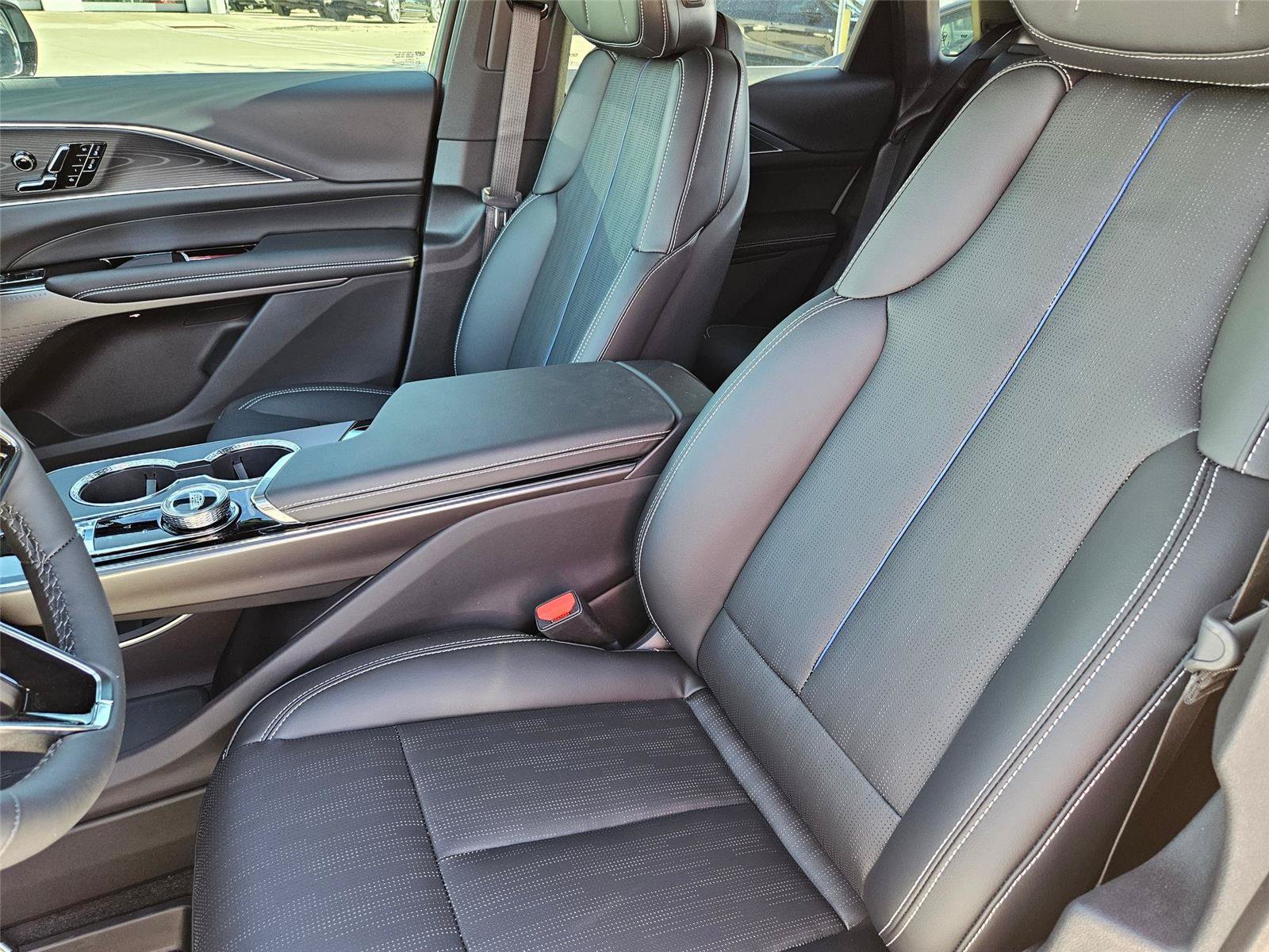 New 2026 Cadillac Lyriq Sport w/ LPO, Floor Liner Package AWD/4WD image 26