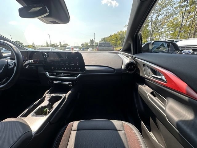 Used 2024 Chevrolet Equinox EV RS FWD image 27