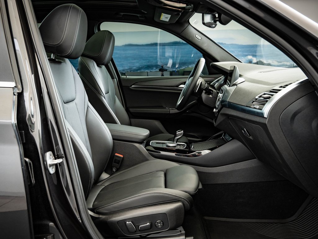 Certified 2024 BMW X3 xDrive30i w/ Convenience Package image 23