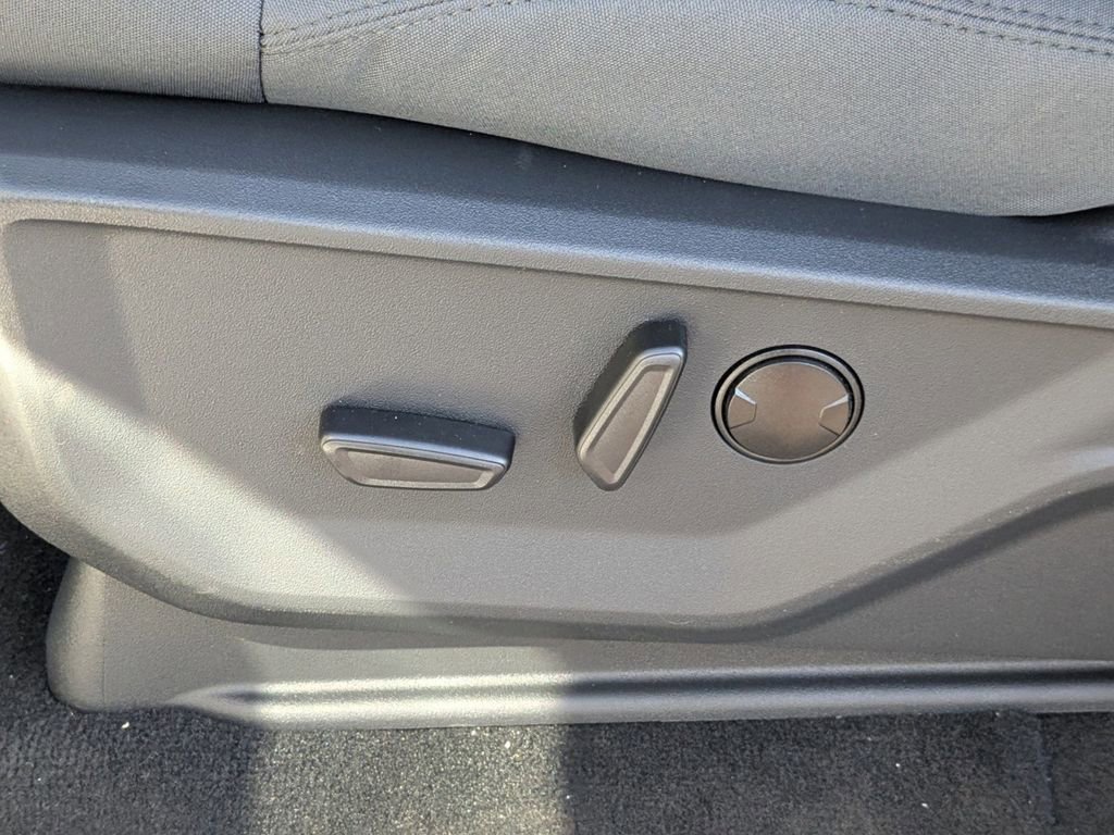 New 2025 Ford Expedition Active image 21