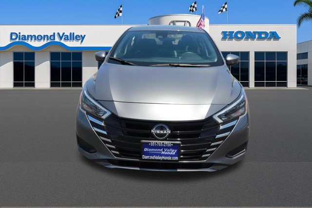Used 2025 Nissan Versa SV FWD video 2