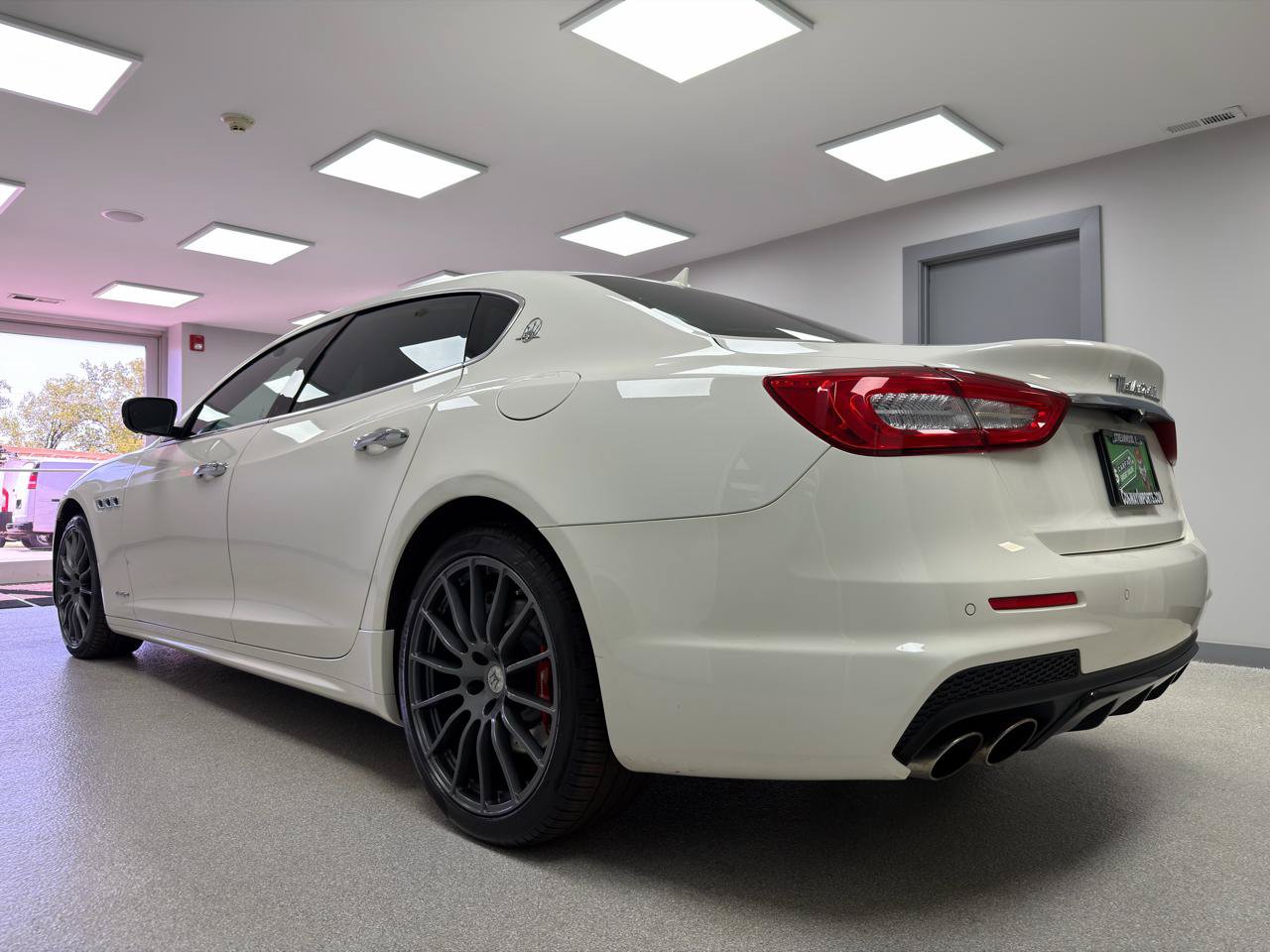 Used 2018 Maserati Quattroporte S GranSport Q4 AWD/4WD image 5