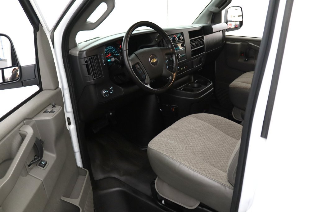 Used 2023 Chevrolet Express 3500 w/ Driver Convenience Package RWD image 18