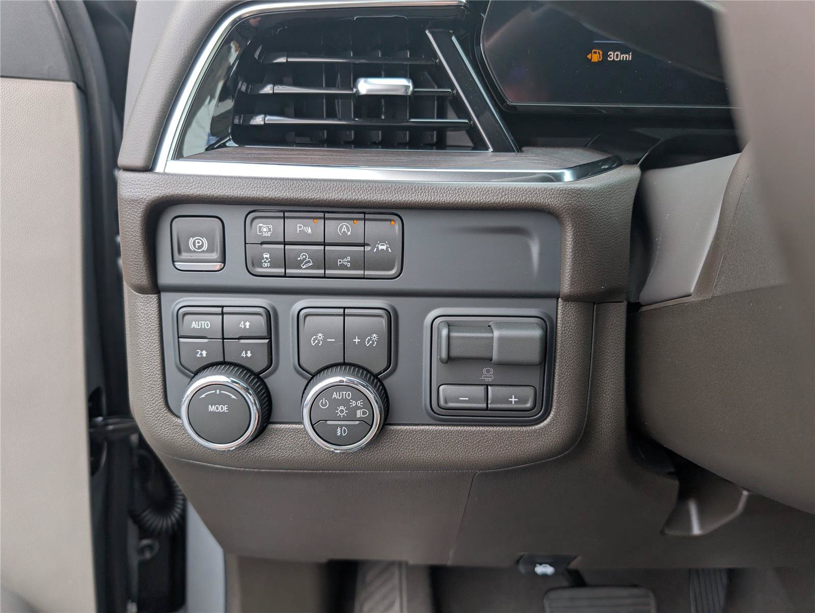 New 2026 Chevrolet Tahoe Z71 w/ Comfort Package AWD/4WD image 26